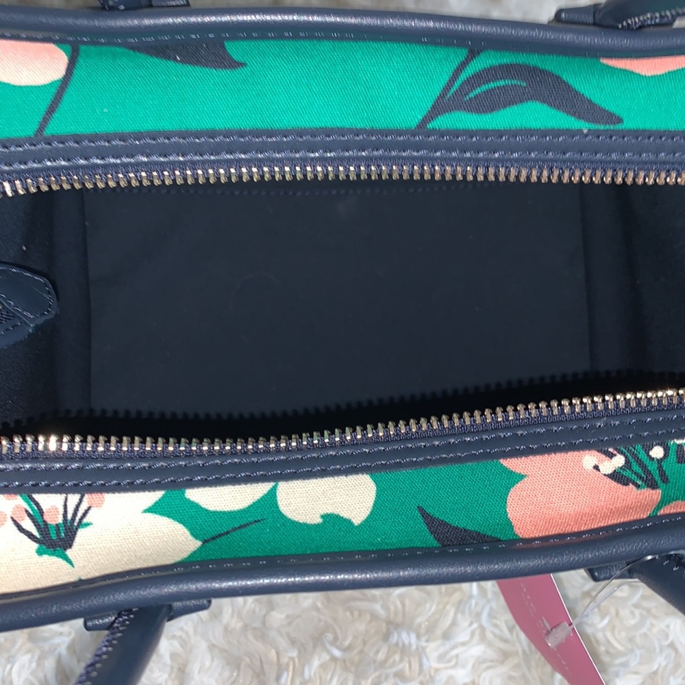 ♠️NWT Kate Spade Ella Lily Blooms Canvas Tote♠️ - Picture 3 of 5